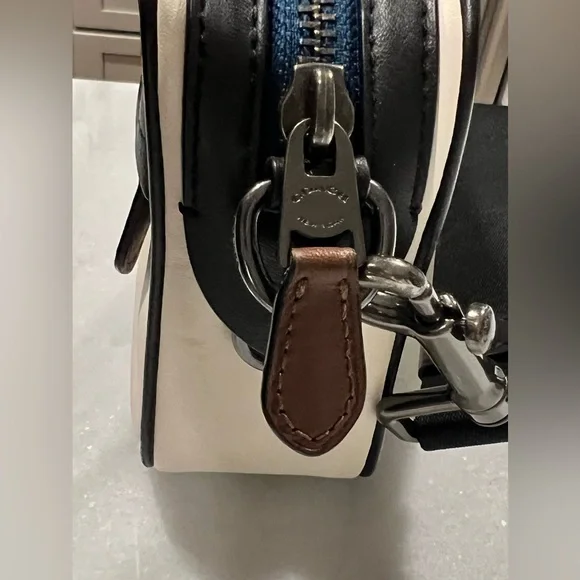 COACH Graham Leather Color Block Crossbody Bag (Unisex) 🔥 - Picture 6 of 16